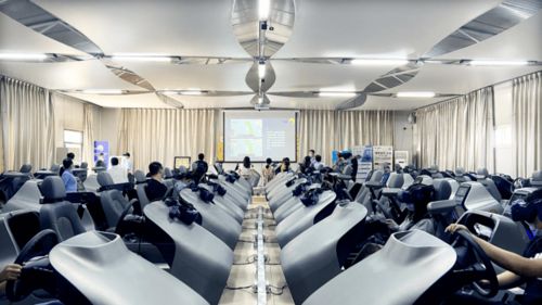 從駕校到藍(lán)天 機(jī)動(dòng)車駕駛與飛行培訓(xùn)的奇妙交織